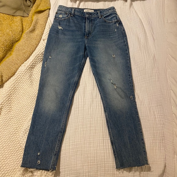 Abercrombie and Fitch High Rise Skinny Jean - Picture 5 of 5